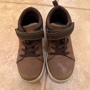 OSHKOSH B’GOSH toddlers boys high top Cesc Sneaker Boots